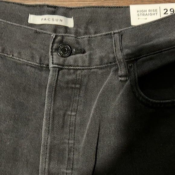 NWT Pacsun High Rise Straight Raw Edge Hem Black Distressed Denim Jean Size 29 - Picture 5 of 5